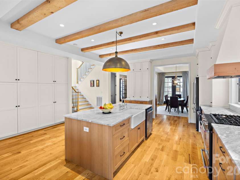 2649 Chesterfield Avenue, Charlotte, NC 28205.  MLS# CAR4356742, YatesRealty ID 16351. 