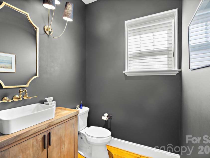 2649 Chesterfield Avenue, Charlotte, NC 28205.  MLS# CAR4356742, YatesRealty ID 16351. 