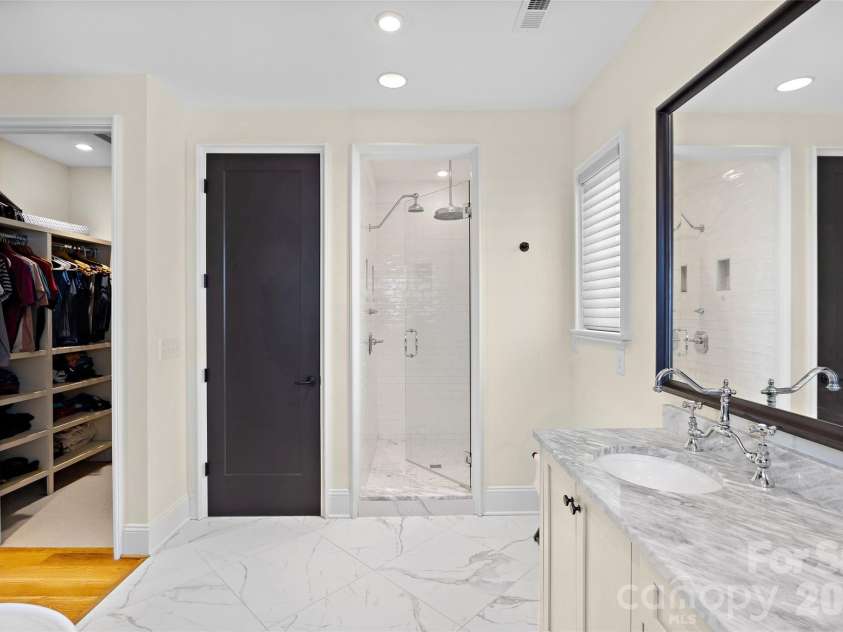 2649 Chesterfield Avenue, Charlotte, NC 28205.  MLS# CAR4402865, YatesRealty ID 16351. 