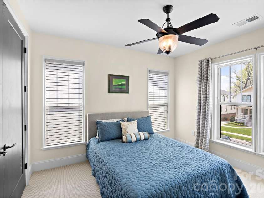 2649 Chesterfield Avenue, Charlotte, NC 28205.  MLS# CAR4402865, YatesRealty ID 16351. 