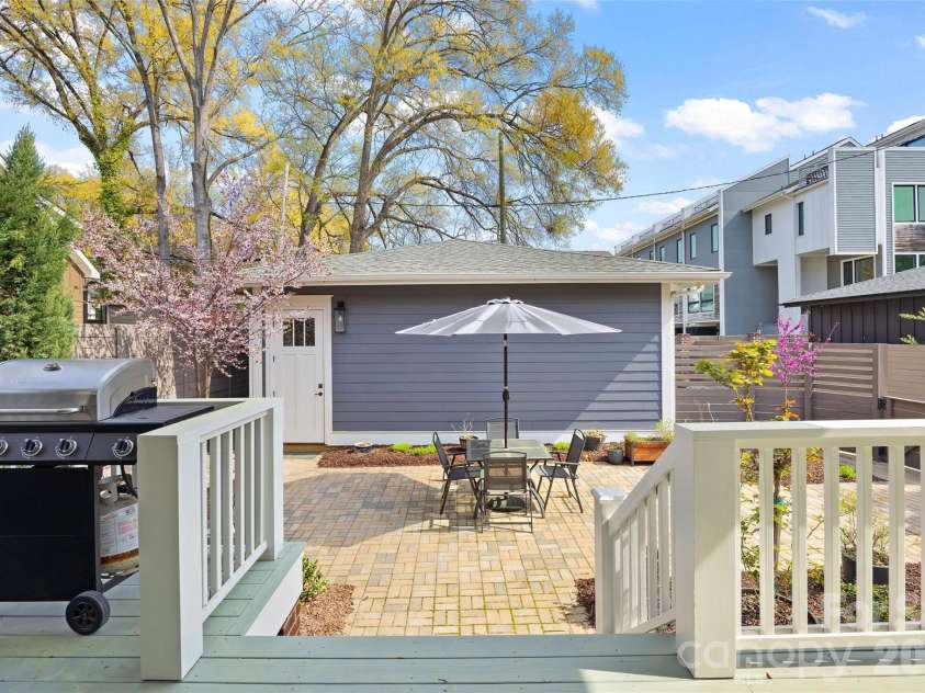 2649 Chesterfield Avenue, Charlotte, NC 28205.  MLS# CAR4402865, YatesRealty ID 16351. 