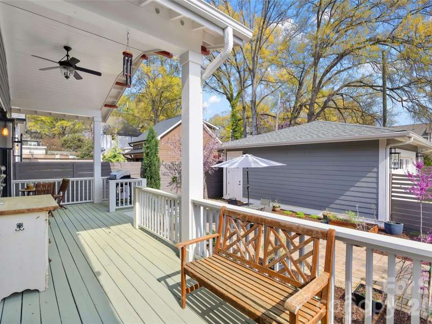 2649 Chesterfield Avenue, Charlotte, NC 28205.  MLS# CAR4402865, YatesRealty ID 16351. 