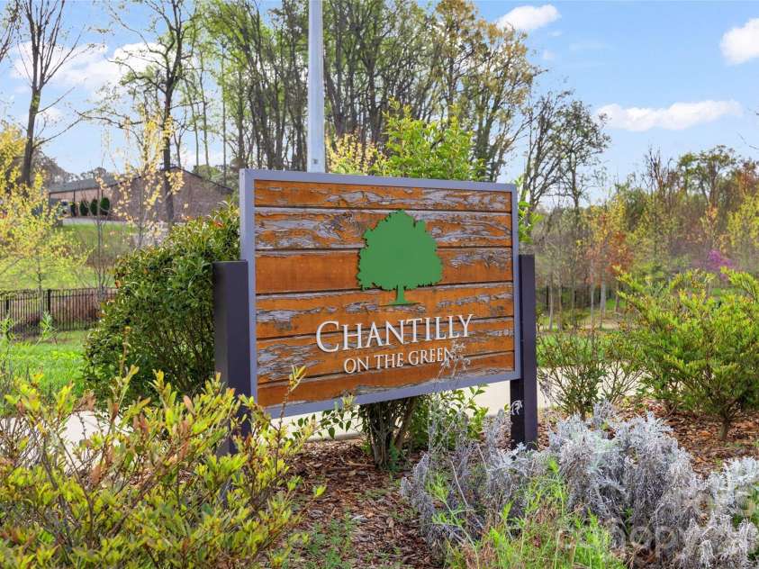 2649 Chesterfield Avenue, Charlotte, NC 28205.  MLS# CAR4402865, YatesRealty ID 16351. 