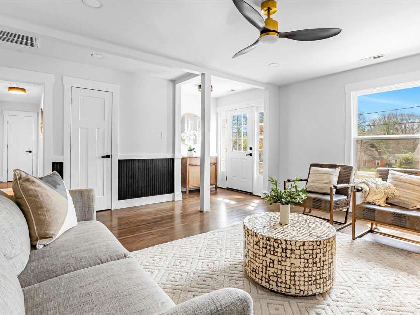 5825 Ruth Drive, Charlotte, NC 28215.  MLS# CAR4224951, YatesRealty ID 16351. 