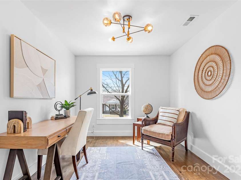 5825 Ruth Drive, Charlotte, NC 28215.  MLS# CAR4224951, YatesRealty ID 16351. 