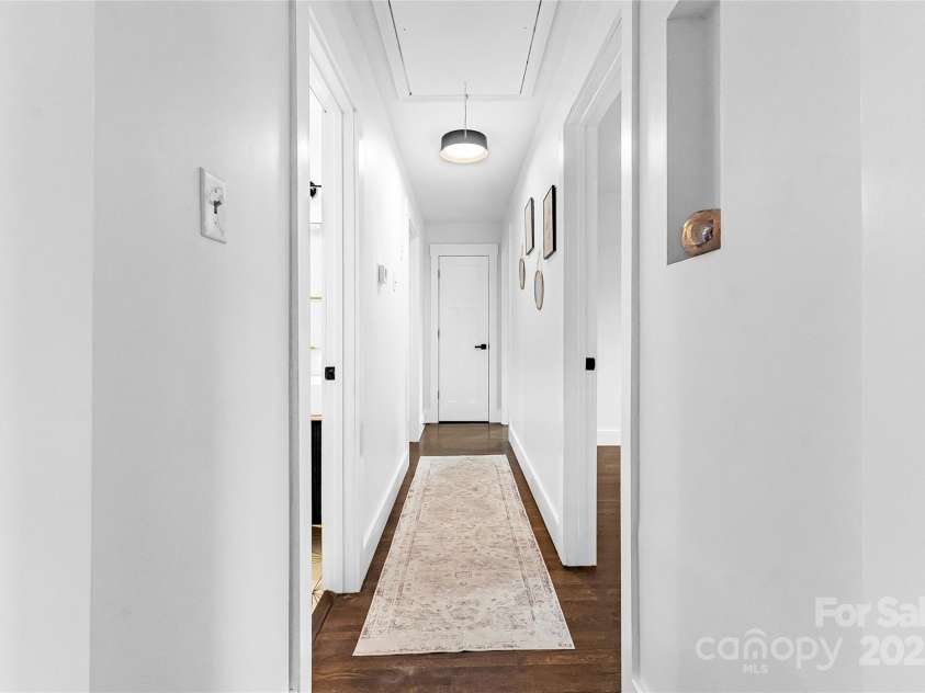 5825 Ruth Drive, Charlotte, NC 28215.  MLS# CAR4224951, YatesRealty ID 16351. 