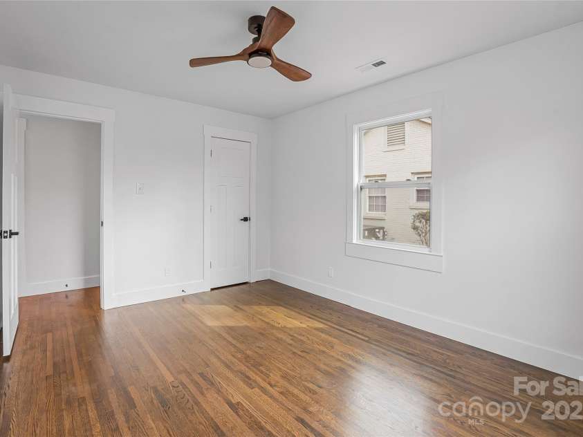 5825 Ruth Drive, Charlotte, NC 28215.  MLS# CAR4224951, YatesRealty ID 16351. 