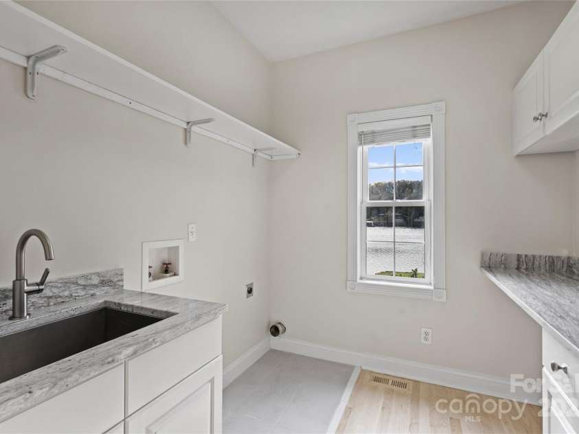 2045 Driftwood Circle, Fort Mill, SC 29708.  MLS# CAR4238358, YatesRealty ID 16354. 