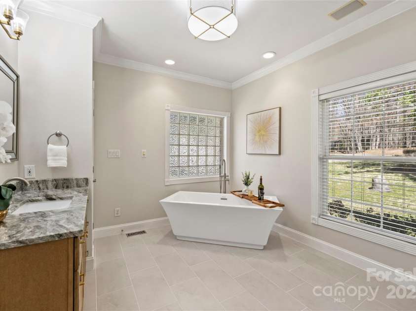 2045 Driftwood Circle, Fort Mill, SC 29708.  MLS# CAR4238358, YatesRealty ID 16354. 