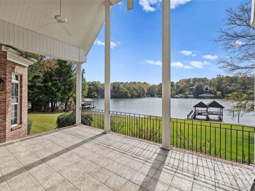 2045 Driftwood Circle, Fort Mill, SC 29708.  MLS# CAR4238358, YatesRealty ID 16354. 