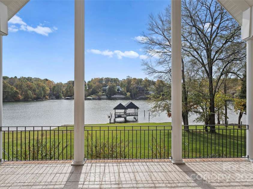 2045 Driftwood Circle, Fort Mill, SC 29708.  MLS# CAR4238358, YatesRealty ID 16354. 