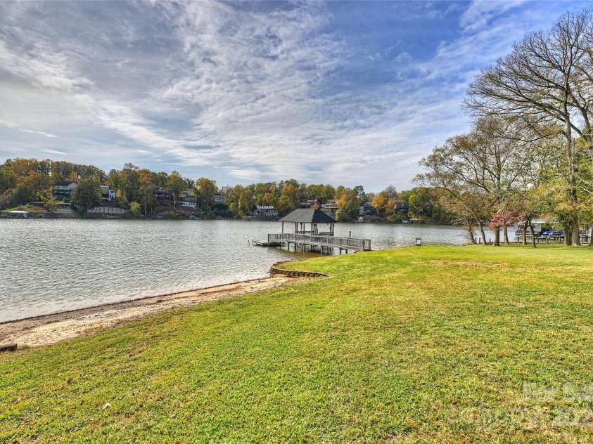 2045 Driftwood Circle, Fort Mill, SC 29708.  MLS# CAR4238358, YatesRealty ID 16354. 