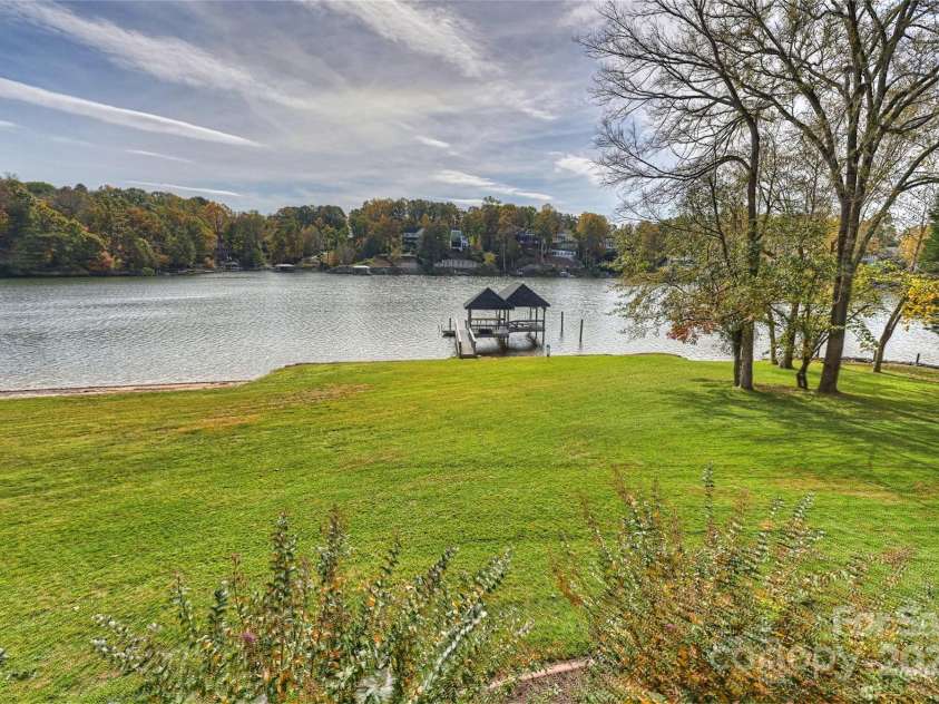 2045 Driftwood Circle, Fort Mill, SC 29708.  MLS# CAR4238358, YatesRealty ID 16354. 