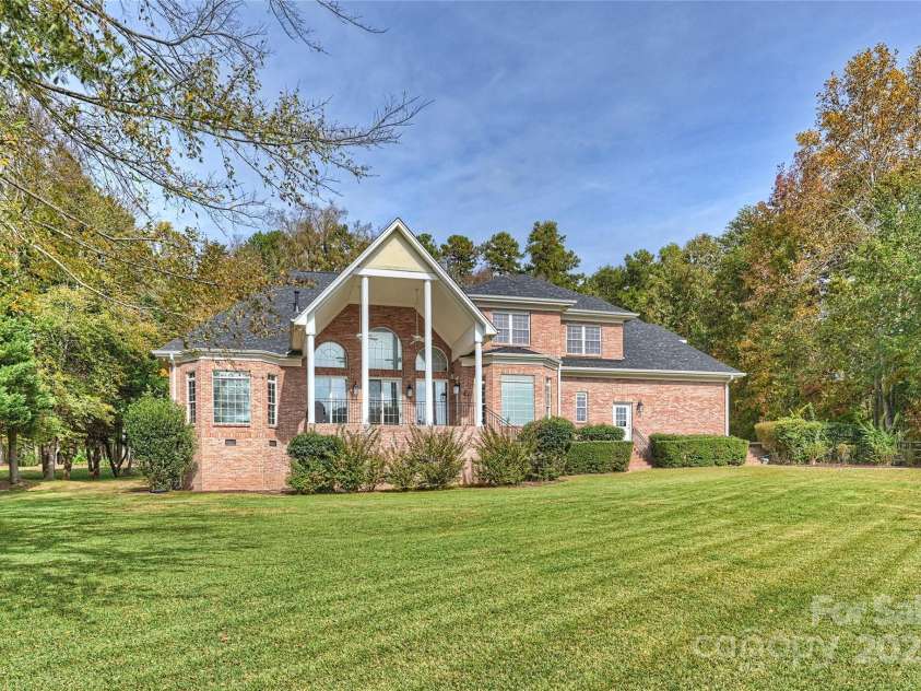 2045 Driftwood Circle, Fort Mill, SC 29708.  MLS# CAR4238358, YatesRealty ID 16354. 