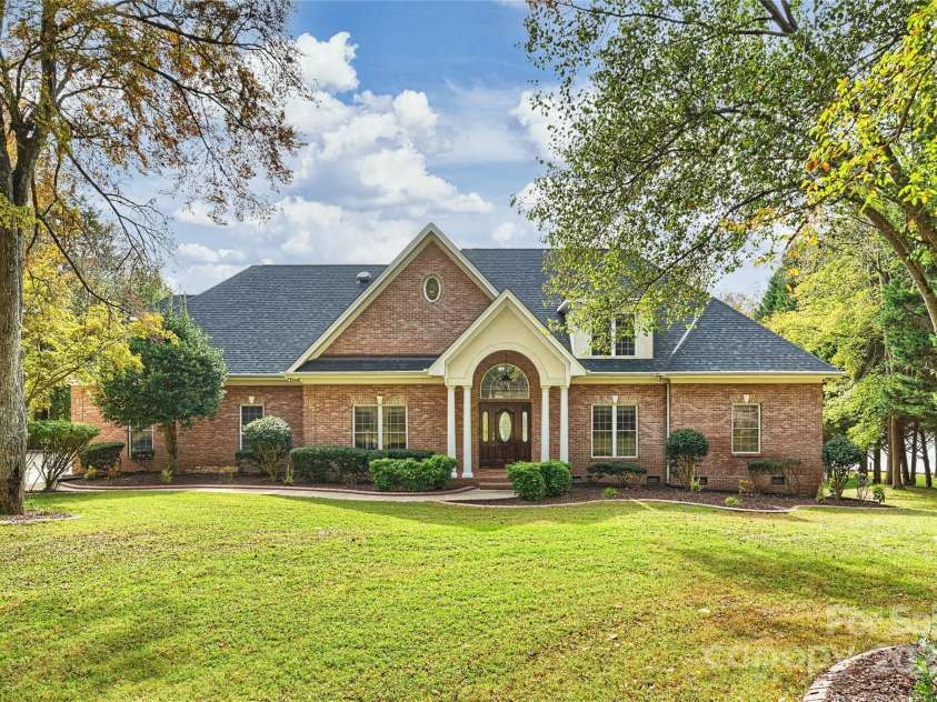 2045 Driftwood Circle, Fort Mill, SC 29708.  MLS# CAR4238358, YatesRealty ID 16354. 