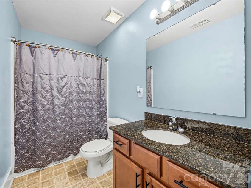 101 Cromwell Drive, Mooresville, NC 28115.  MLS# CAR4337034, YatesRealty ID 16355. Full Bath