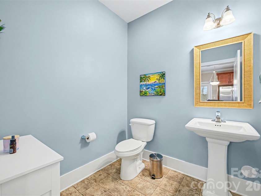 101 Cromwell Drive, Mooresville, NC 28115.  MLS# CAR4337034, YatesRealty ID 16355. Half Bath