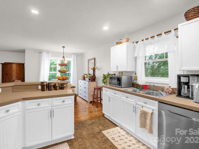 3790 Lynnview Court, Maiden, NC 28650.  MLS# CAR4243688, YatesRealty ID 16355. 