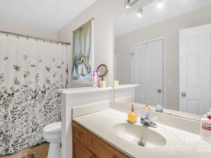 3790 Lynnview Court, Maiden, NC 28650.  MLS# CAR4243688, YatesRealty ID 16355. 