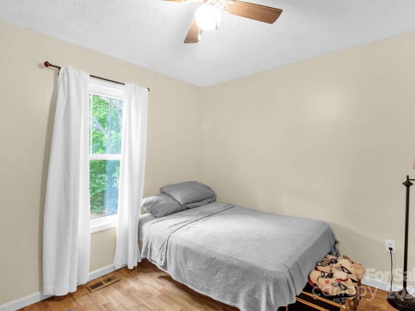 3790 Lynnview Court, Maiden, NC 28650.  MLS# CAR4243688, YatesRealty ID 16355. 