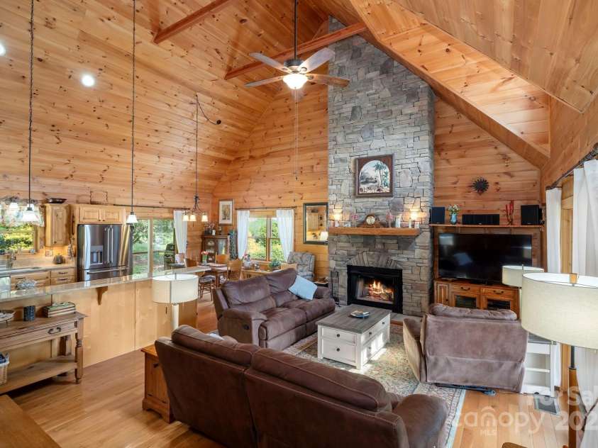 231 Comfort Place, Burnsville, NC 28714.  MLS# CAR4248457, YatesRealty ID 16356. 