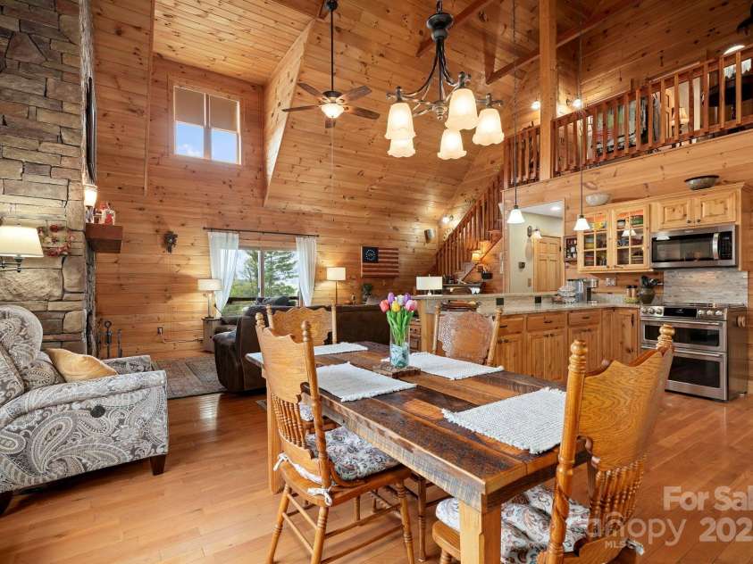 231 Comfort Place, Burnsville, NC 28714.  MLS# CAR4248457, YatesRealty ID 16356. 