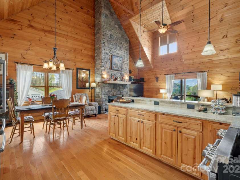 231 Comfort Place, Burnsville, NC 28714.  MLS# CAR4248457, YatesRealty ID 16356. 
