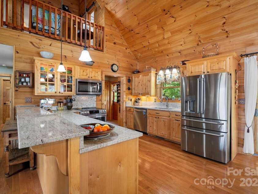231 Comfort Place, Burnsville, NC 28714.  MLS# CAR4248457, YatesRealty ID 16356. 