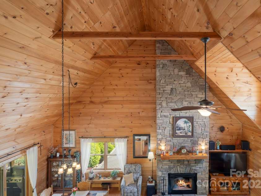 231 Comfort Place, Burnsville, NC 28714.  MLS# CAR4248457, YatesRealty ID 16356. 