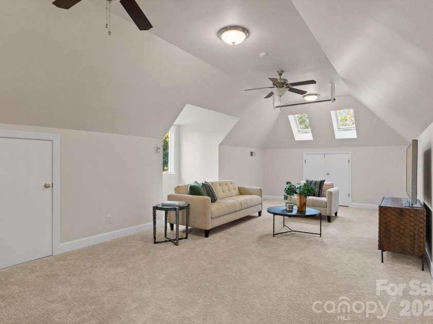 4501 Oglukian Road, Charlotte, NC 28226.  MLS# CAR4354683, YatesRealty ID 16356. Bonus Room 