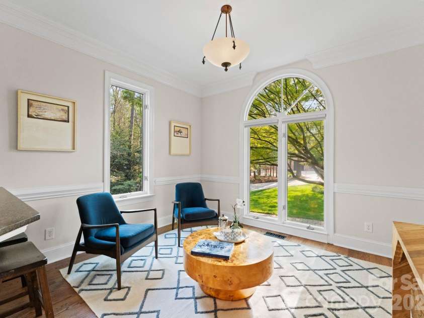 4501 Oglukian Road, Charlotte, NC 28226.  MLS# CAR4354683, YatesRealty ID 16356. Breakfast Room 