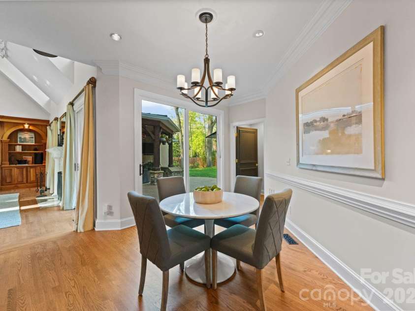4501 Oglukian Road, Charlotte, NC 28226.  MLS# CAR4354683, YatesRealty ID 16356. Dining Area