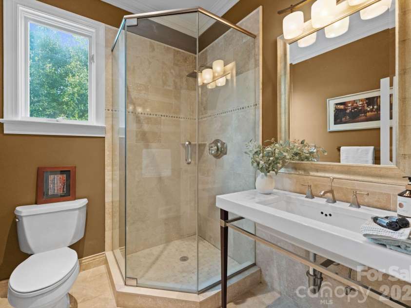 4501 Oglukian Road, Charlotte, NC 28226.  MLS# CAR4354683, YatesRealty ID 16356. Full Bath 2