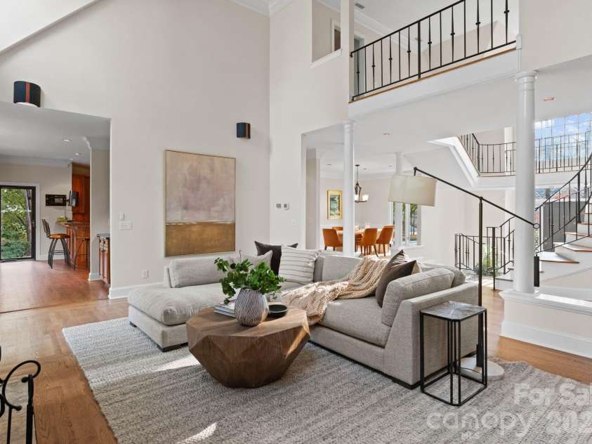 4501 Oglukian Road, Charlotte, NC 28226.  MLS# CAR4354683, YatesRealty ID 16356. Great Room 