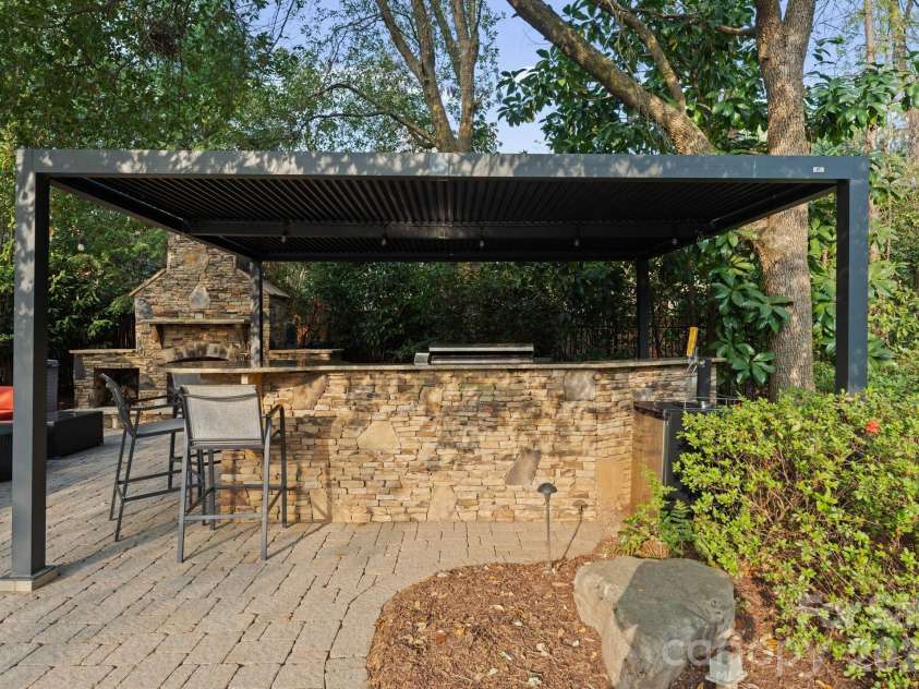4501 Oglukian Road, Charlotte, NC 28226.  MLS# CAR4354683, YatesRealty ID 16356. Outdoor Kitchen 