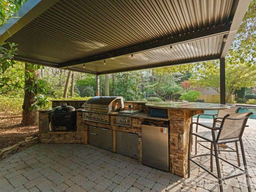 4501 Oglukian Road, Charlotte, NC 28226.  MLS# CAR4354683, YatesRealty ID 16356. Outdoor Kitchen 