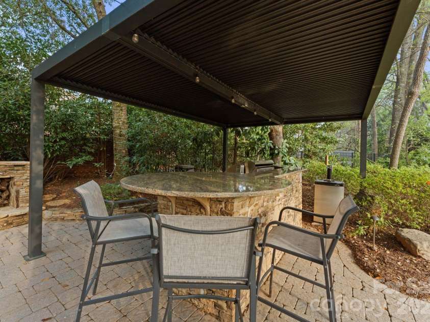 4501 Oglukian Road, Charlotte, NC 28226.  MLS# CAR4354683, YatesRealty ID 16356. Outdoor Kitchen 