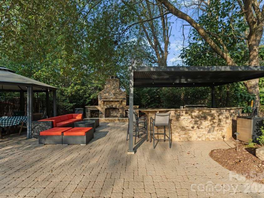 4501 Oglukian Road, Charlotte, NC 28226.  MLS# CAR4354683, YatesRealty ID 16356. Outdoor Oasis 