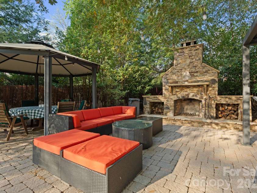 4501 Oglukian Road, Charlotte, NC 28226.  MLS# CAR4354683, YatesRealty ID 16356. Outdoor Oasis 