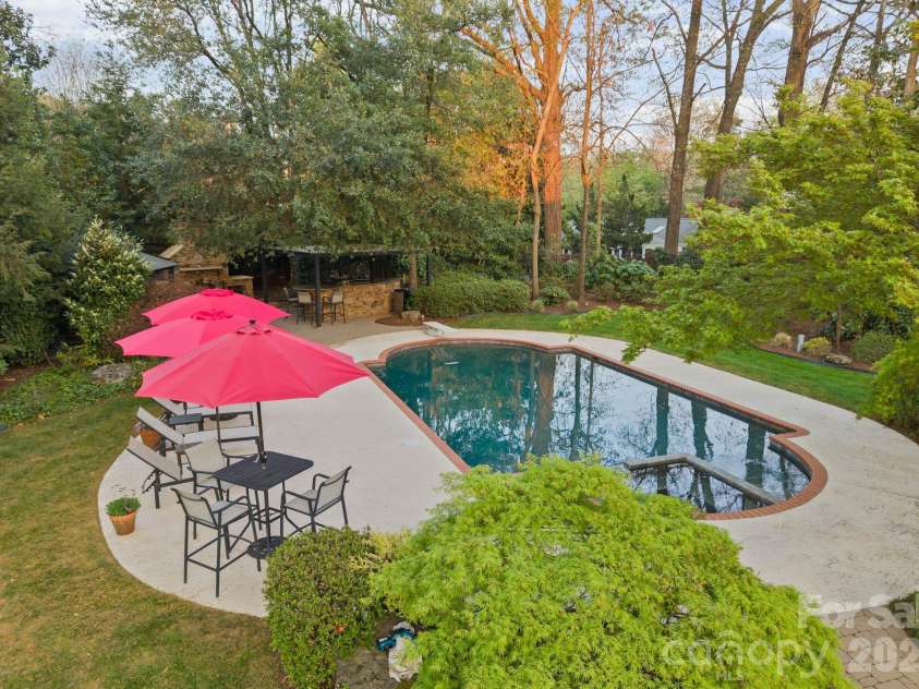 4501 Oglukian Road, Charlotte, NC 28226.  MLS# CAR4354683, YatesRealty ID 16356. Pool 
