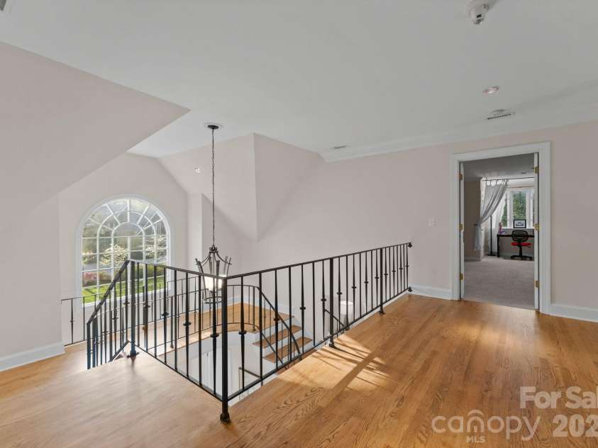 4501 Oglukian Road, Charlotte, NC 28226.  MLS# CAR4354683, YatesRealty ID 16356. Upper Landing 