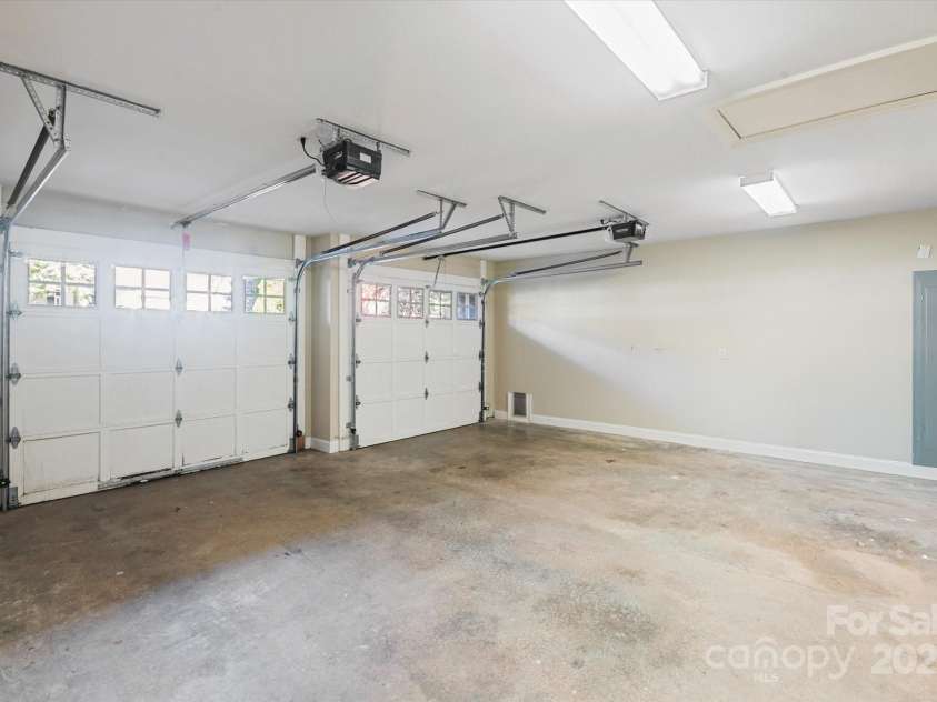 186 Camptown Road, Brevard, NC 28712.  MLS# CAR4316525, YatesRealty ID 16357. Level entry from garage