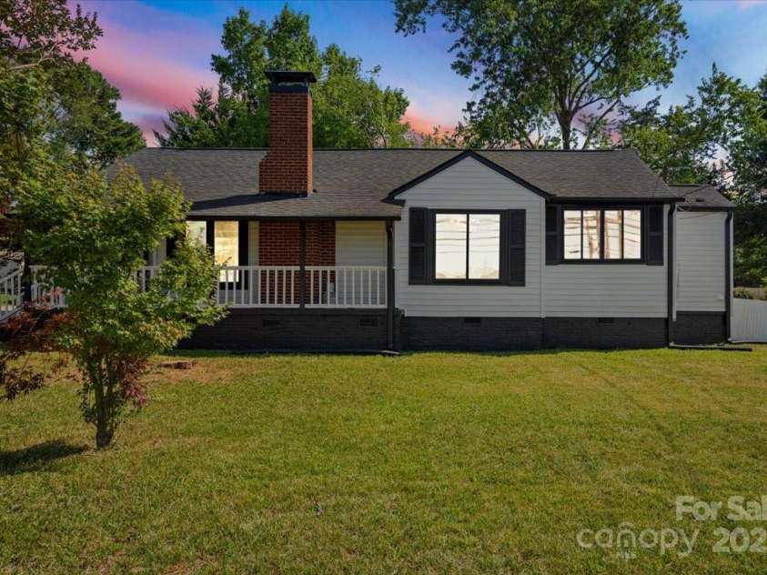 2609 Lowell Road, Gastonia, NC 28054.  MLS# CAR4249733, YatesRealty ID 16358. Exterior front
