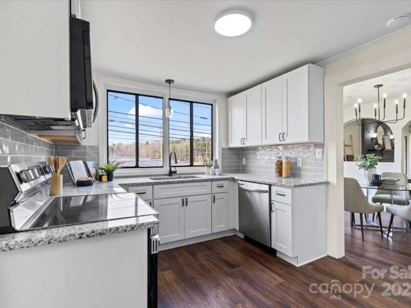 2609 Lowell Road, Gastonia, NC 28054.  MLS# CAR4249733, YatesRealty ID 16358. Kitchen