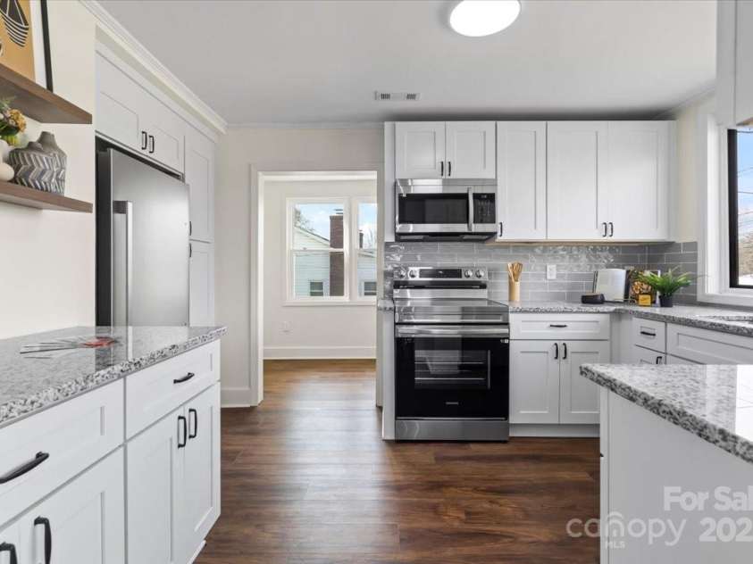 2609 Lowell Road, Gastonia, NC 28054.  MLS# CAR4249733, YatesRealty ID 16358. Kitchen