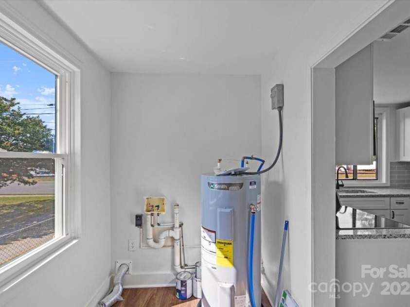 2609 Lowell Road, Gastonia, NC 28054.  MLS# CAR4249733, YatesRealty ID 16358. Laundry/utility room