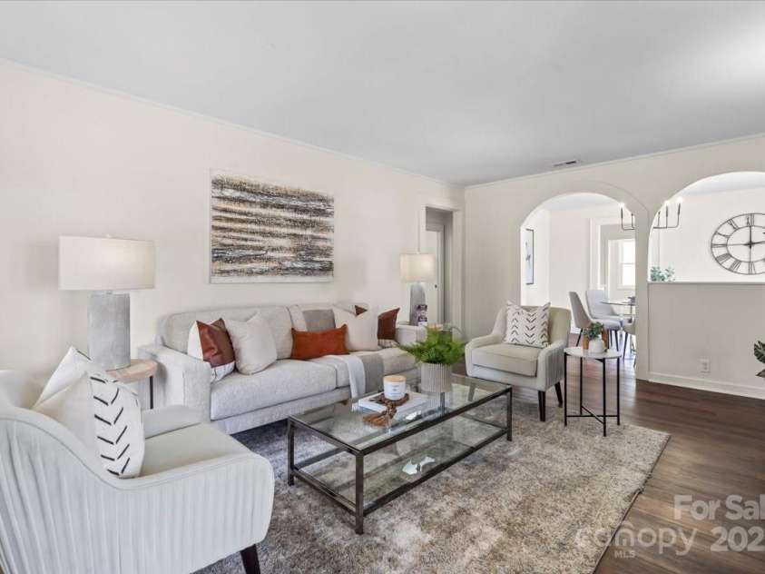 2609 Lowell Road, Gastonia, NC 28054.  MLS# CAR4249733, YatesRealty ID 16358. Living room
