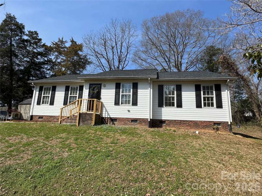 345 Dellwood Court, Concord, NC 28025.  MLS# CAR4368785, YatesRealty ID 16358. 