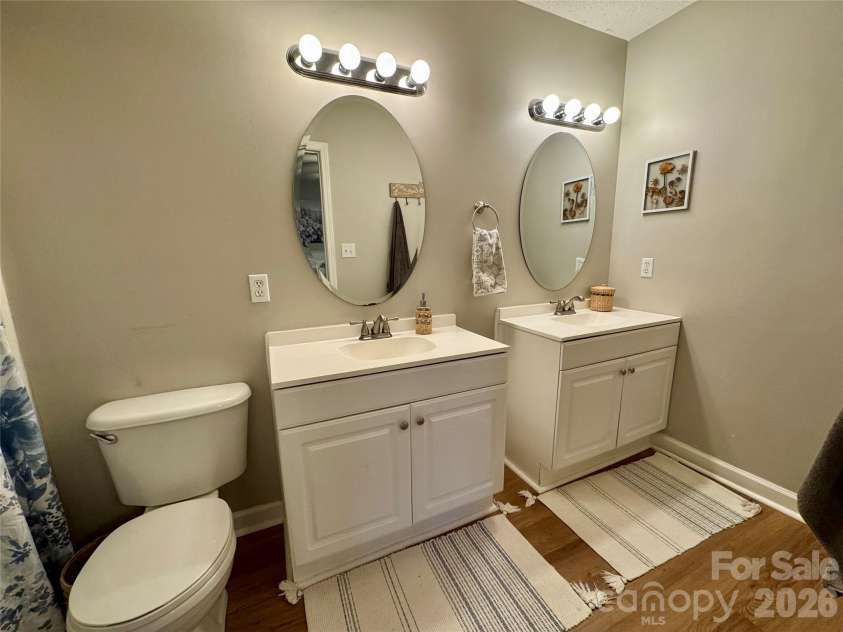 345 Dellwood Court, Concord, NC 28025.  MLS# CAR4368785, YatesRealty ID 16358. Primary Bath