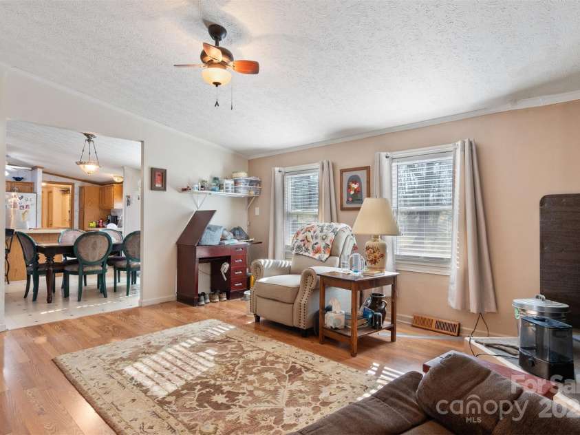 119 Loray Lane, Statesville, NC 28625.  MLS# CAR4245971, YatesRealty ID 16359. 